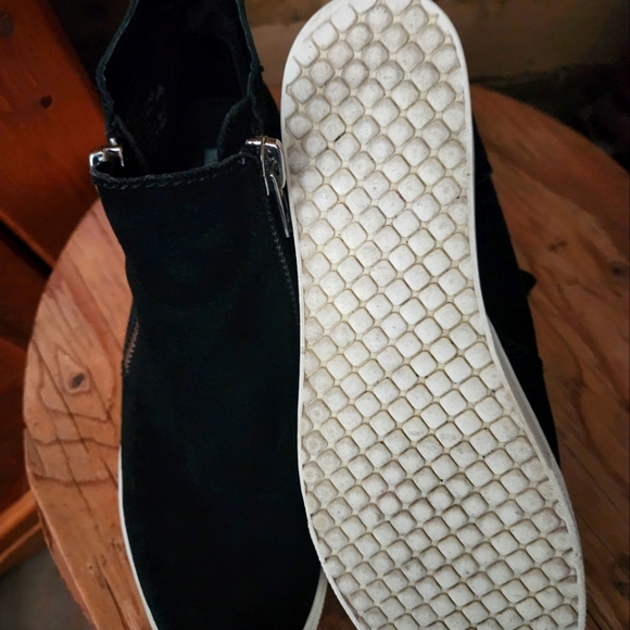 STEVE MADDEN BLACK ZIP WEDGE HIGH TOP SHOE- WOMEN'S SIZE 7.5 - Picture 8 of 8